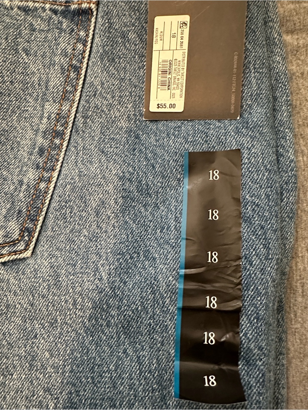 Relaxed Boyfriend Jeans in Light Blue Denim